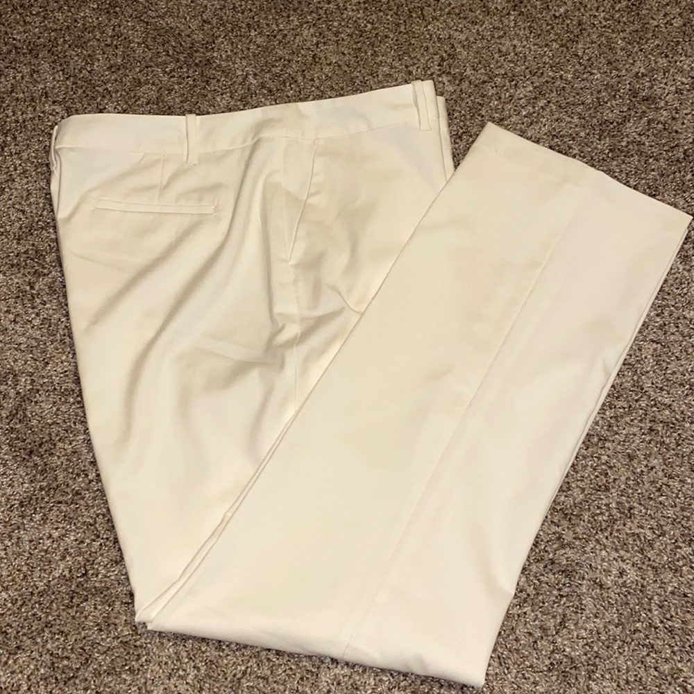 Jaclyn Smith size 18 Lined dress pants.Lining is 100% polyester.